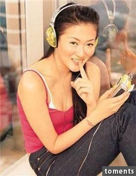她17歲失身，孩子才半歲就自殺身亡！如今她「兒子」長大了，模樣超帥！沒想到竟跟演藝圈的「某人」超像！