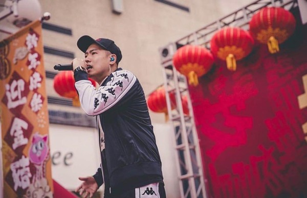 玖壹壹洋蔥瘦一大圈！承諾粉絲「瘦身曬肌肉」，年後消風「帥到認不出來」女友看傻：母湯哦！
