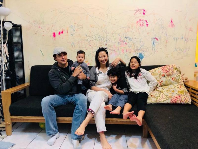 《炮仔聲》丁寧結婚10年「每天會等老公下班」感情超好，照顧「3混血兒女」不忘過兩人世界！