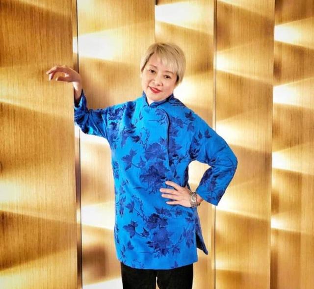 吳奇隆年賺6億仍念舊「養她30年」當親媽！他讚吳奇隆：「不像某些藝人」羨慕感慨！