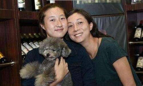 黃奕前夫爆出吳綺莉和成龍不為人知的內幕，原來事實並非如此！