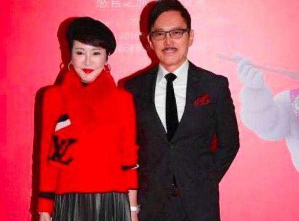 劉嘉玲找謝霆鋒媽媽合影！68歲狄波拉竟然比52歲劉嘉玲還年輕！
