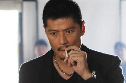 在新加坡走紅22年，結婚11年卻膝下無子，如今夫妻緣分已盡！