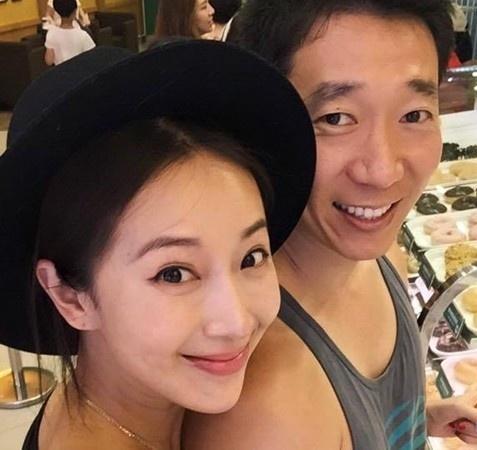 隋棠曬「三代同框」慶女兒生日！高顏兒女萌化眾人，網友焦點卻全在「爺孫合照」Lucy表情！
