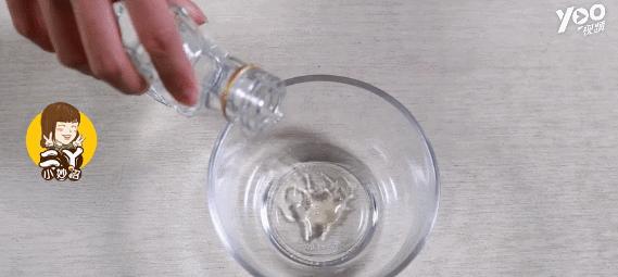 把白酒倒進蜂蜜里，假蜂蜜立刻現原形，再也不怕買到假的了！