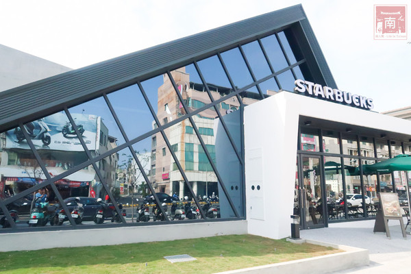 搶先看！星巴克在這開新門市　斜三角外型如時尚版合掌村 | ETtoday 旅遊雲 