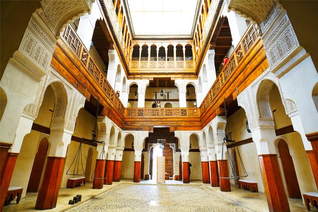 世界第一所大學就在非洲這座古城，遊客：走進來就迷路