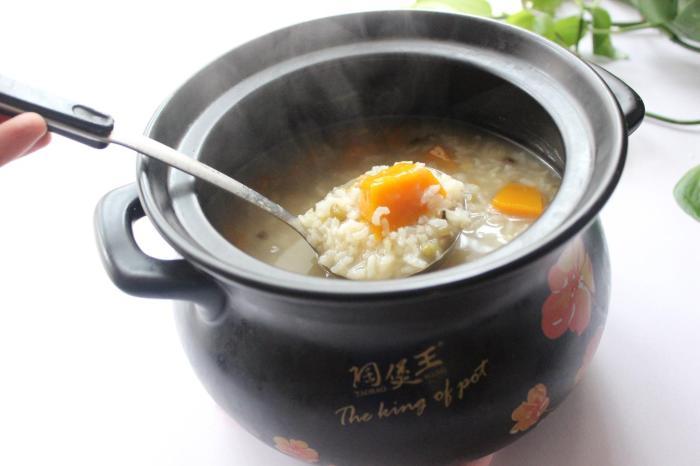 砂鍋栗子南瓜粥不愧是養生滋補粥,不僅美味好喝，常喝身體健康
