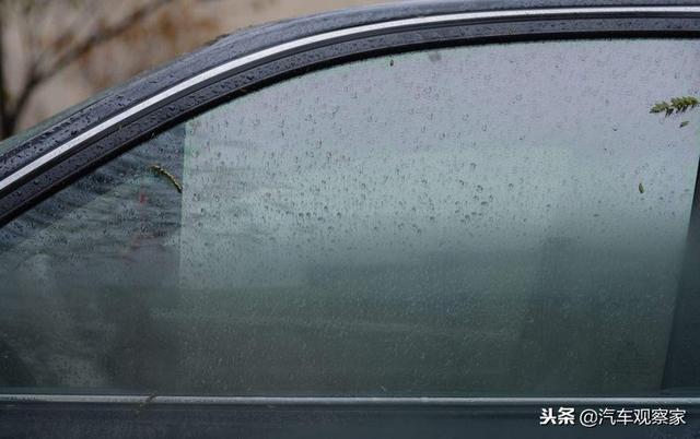 在車內睡一晚，門窗關閉，會有危險性嗎？