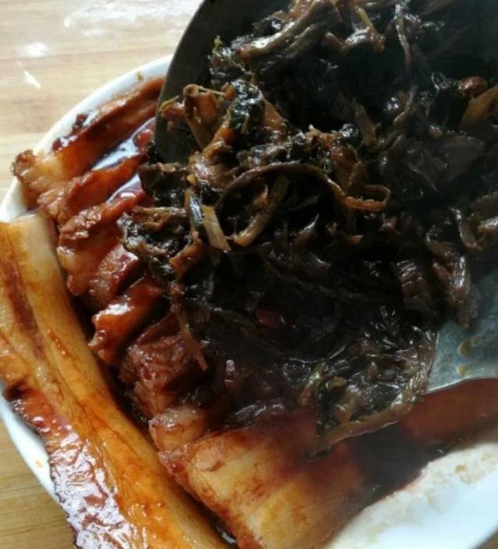 酒店大廚傳下來「客家梅菜扣肉」的秘方，想學不會都難，層次分明香氣濃鬱超好吃