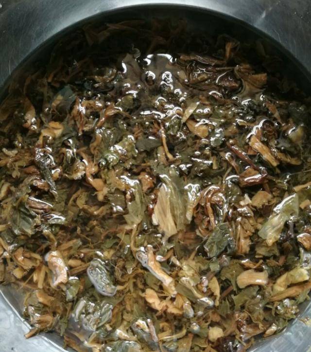 酒店大廚傳下來「客家梅菜扣肉」的秘方，想學不會都難，層次分明香氣濃鬱超好吃