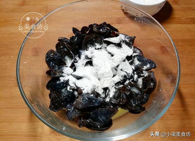 木耳新吃法，3分鐘就出鍋，外酥里軟，端上桌全搶光，比肉還好吃。