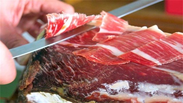 全球最貴火腿：一年限量80根，每根賣30000元！一根火腿得做10年