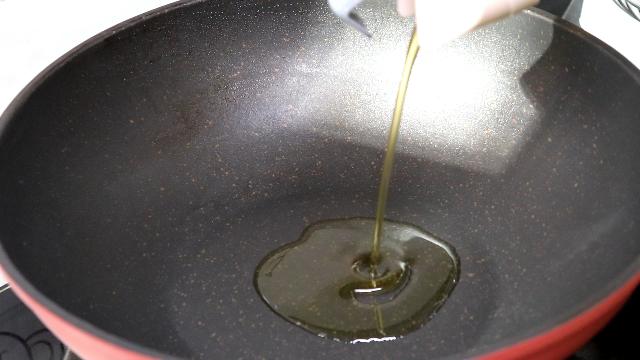 杏鮑菇新做法，又香又入味，口感比肉好，每次做兩盤都不夠吃