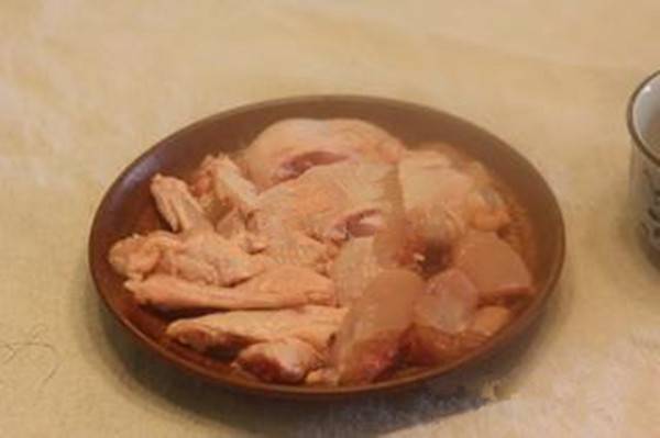 雞肉蒸著吃才過癮，一道腐乳蒸雞，不放油和鹽，肉嫩微辣，太香了！