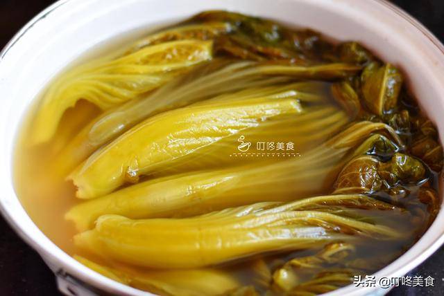 酸菜不用買了，用這方法腌制最簡單，三天變酸，乾淨衛生0添加劑