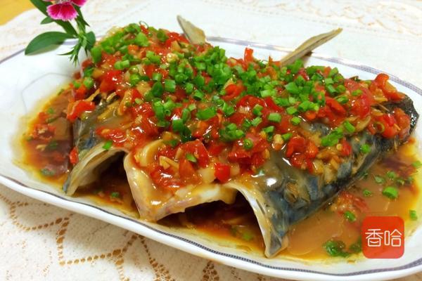 教你剁椒魚頭家常做法，香辣下飯，比飯店做的都好吃，湯汁都不放過