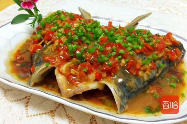 教你剁椒魚頭家常做法，香辣下飯，比飯店做的都好吃，湯汁都不放過