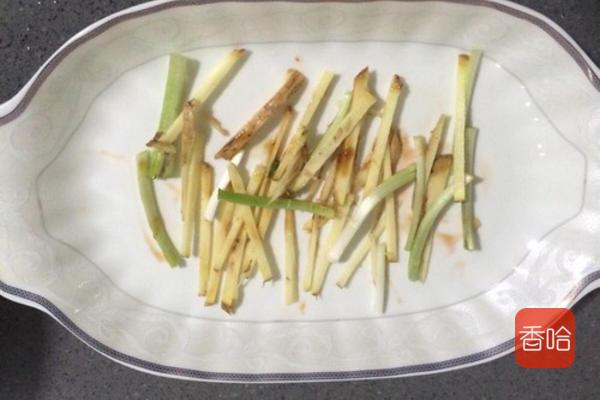 教你剁椒魚頭家常做法，香辣下飯，比飯店做的都好吃，湯汁都不放過