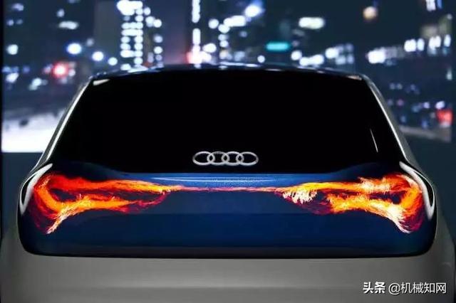 堵了3小時，前面的車竟用尾燈放了一部電影？