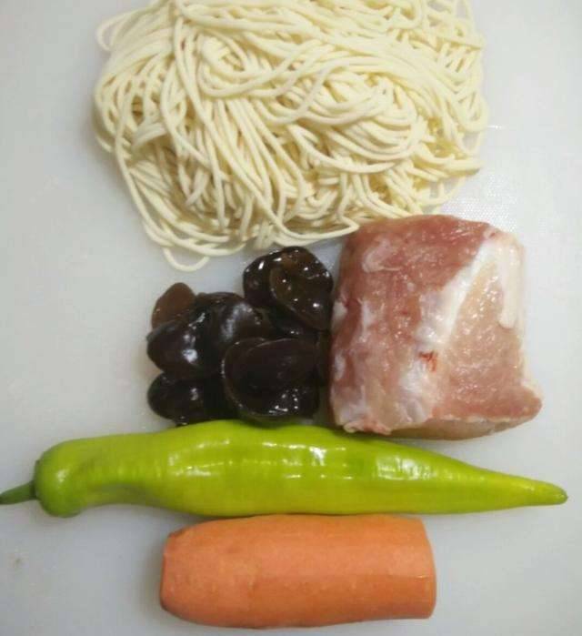 魚香肉絲炒麵，面這樣做太好吃了
