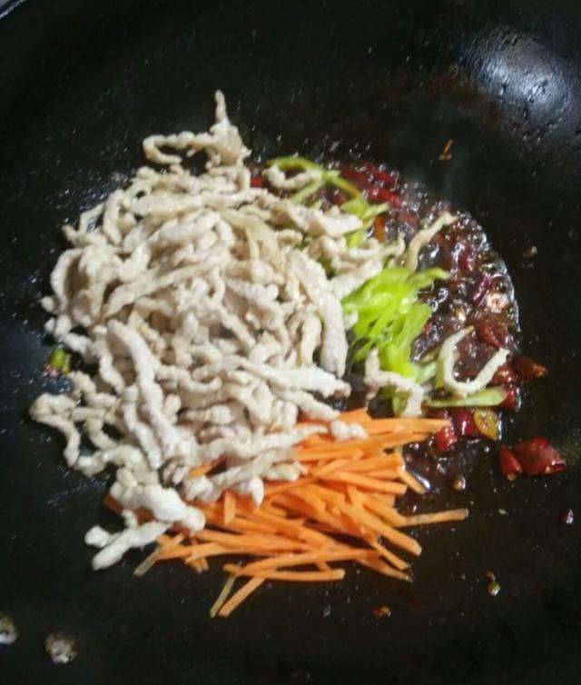 魚香肉絲炒麵，面這樣做太好吃了
