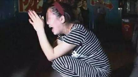 女兒臨終前一直說:洗衣機壞了，辦完喪事打開一看，母親精神失常