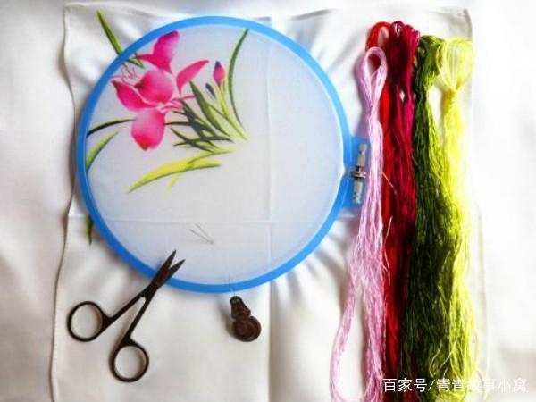 丈夫對妻子百般挑剔，後來丈夫受傷成了癱子，經常對妻子豎大拇指