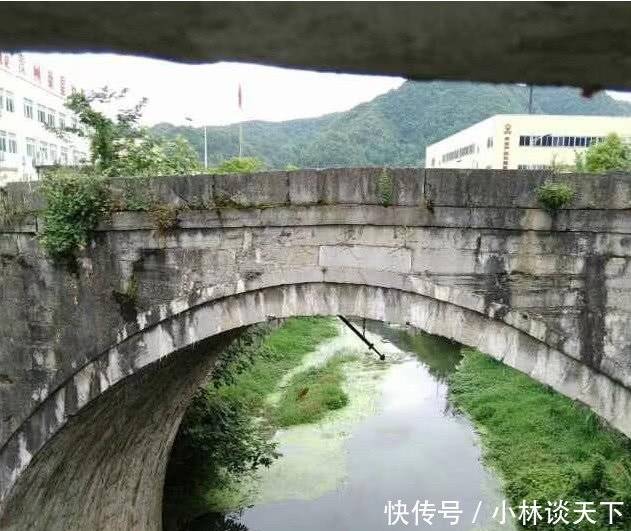 貴州橋下有把明朝古劍，價值連城，至今卻無人敢拿！