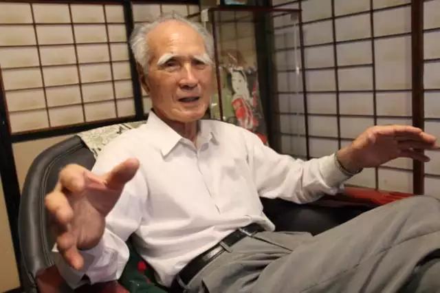 日本前首相的退休生活，住130年的老房子，騎車給夫人買藥，臨別鞠躬送行：除了養老金，什麼都沒有
