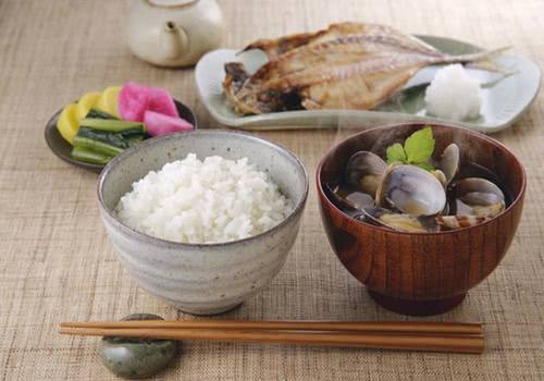 剩飯、剩菜含亞硝酸鹽能致癌？原來你被偽專家騙了這麼久~