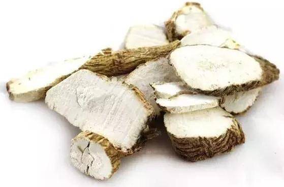 為什麼腳一踩地就疼到不行？中醫四大驗方讓你告別足跟痛。！！