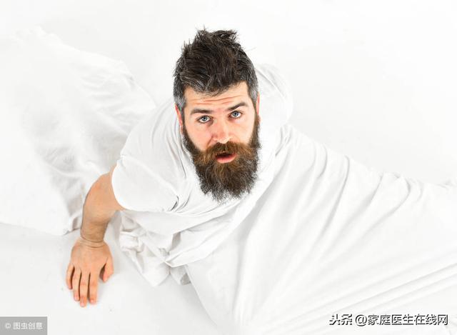男人早起後，堅持4個小動作更長壽！還不快學起來