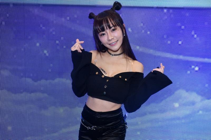 電玩展／今日我最美　中職啦啦隊性感小隻馬巫苡萱、貴貴 