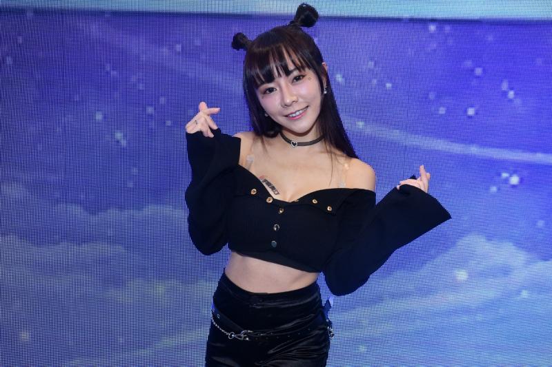 電玩展／今日我最美　中職啦啦隊性感小隻馬巫苡萱、貴貴 