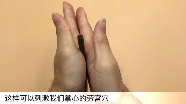 舊筷子別再扔掉了，綁根繩子掛陽台，一年能省下不少錢，快試試 