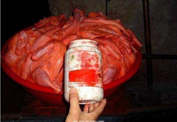 少在外面吃飯一位廚師冒死拍攝的圖片看完後你絕對會感謝我的……