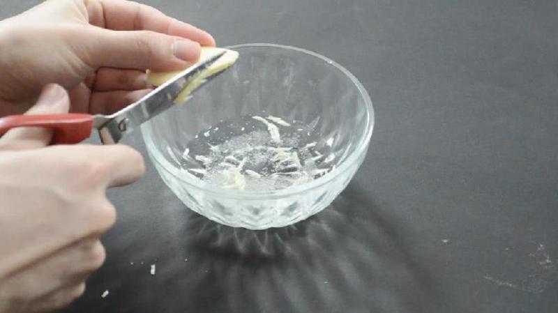 晚上不用點蚊香了！床下放一個「易拉罐」，一整晚都不會有蚊子來咬你 !