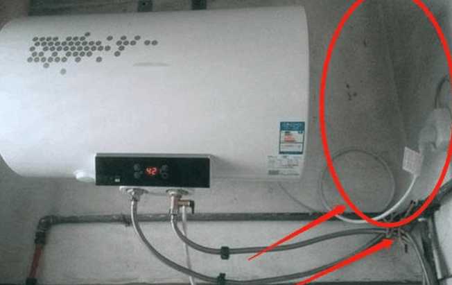 抄表員不小心說漏嘴: 這3種電器用完拔掉插頭, 每月電費少幾百 !