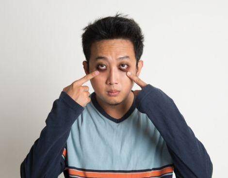 腎不好的人，身體會出現2疼和1黑，常喝一種水，腎會慢慢變好