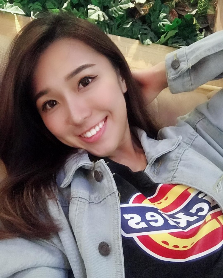寶島自產U值啦啦隊正妹！一雙「逆天長腿」身材辣到爆...甜美笑容圈粉無數：愛上職棒了