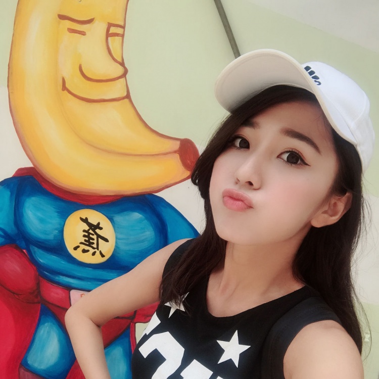 寶島自產U值啦啦隊正妹！一雙「逆天長腿」身材辣到爆...甜美笑容圈粉無數：愛上職棒了
