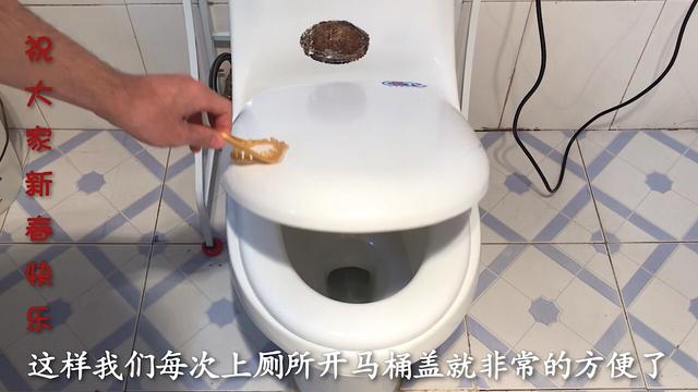 洗碗池裡一定要放個油桶提手，作用太棒了，全家人都搶著用 !