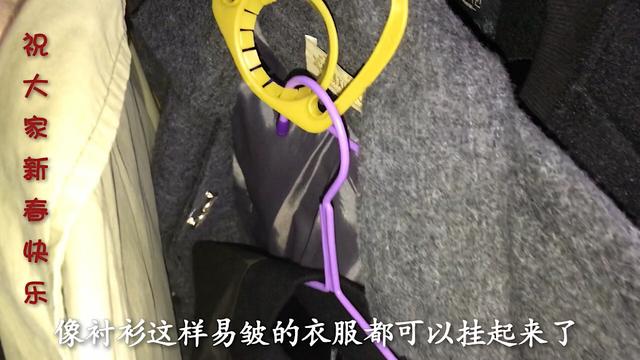 洗碗池裡一定要放個油桶提手，作用太棒了，全家人都搶著用 !