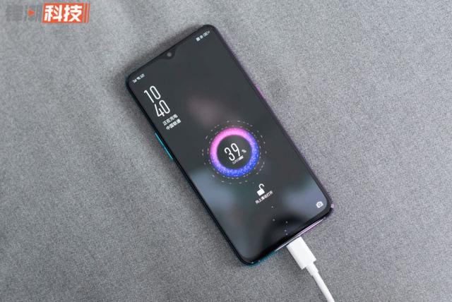 手機掉電太快？其實是你充電方式錯了 !