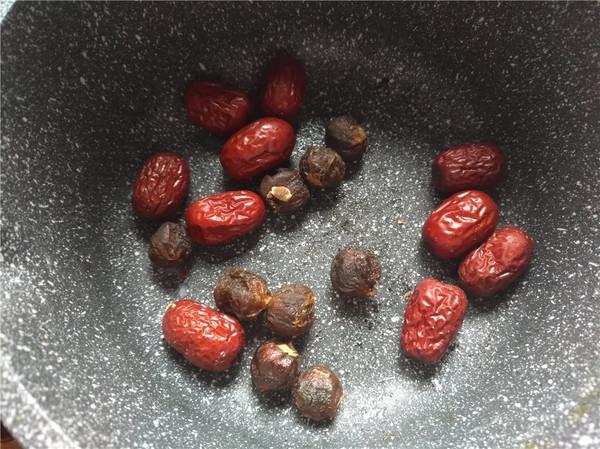 桂圓紅棗薑湯，暖身體、嫩皮膚，經常喝預防痛經、養氣色！