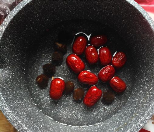 桂圓紅棗薑湯，暖身體、嫩皮膚，經常喝預防痛經、養氣色！