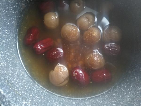 桂圓紅棗薑湯，暖身體、嫩皮膚，經常喝預防痛經、養氣色！