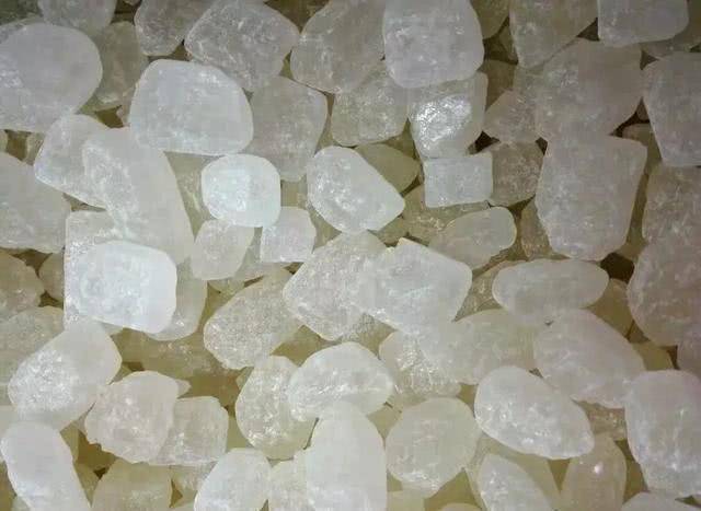 白色冰糖和黃色冰糖有什麼區別？看完再也不敢亂買了！