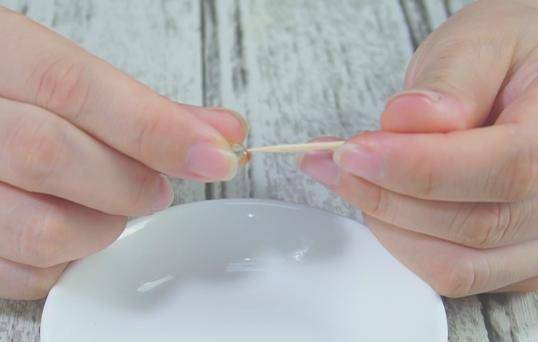 臉上長脂肪粒不要用手擠，教你3個小妙招，就能快速去除脂肪粒！ !